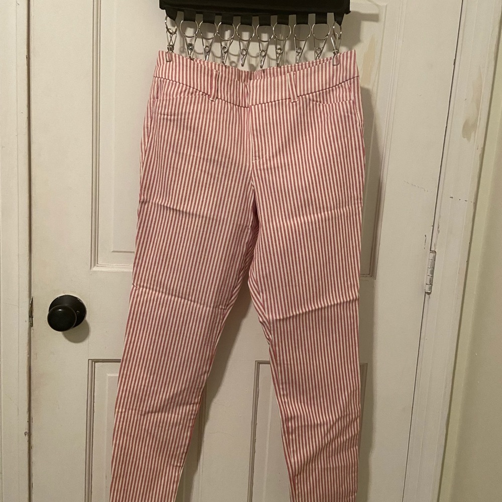 Old navy pixie pants - Picture 3 of 3